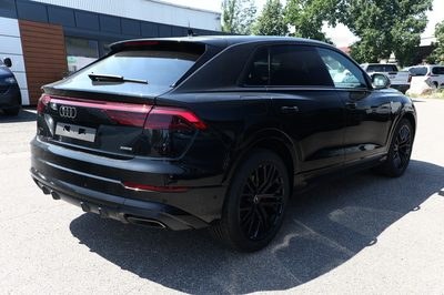 Audi Q8 — photo 5